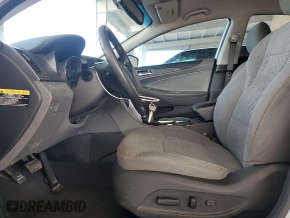 ✅ 2013 Hyundai Sonata GLS • VIN: 5NPEB4AC6DH782927 • Лот: 91462625. Опубликован ранее на Copart с пробегом 93 642 миль. Бесплатный доступ к архиву аукционных продаж из США и подробный отчёт об истории автомобиля на DreamBid. Изображение 7.