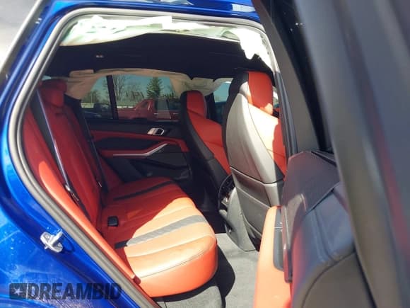 ✅ 2022 BMW X5 M • VIN: 5YMJU0C00N9M64484 • Лот: 41825141. Опубликован ранее на IAAI с пробегом Не указан. Бесплатный доступ к архиву аукционных продаж из США и подробный отчёт об истории автомобиля на DreamBid. Изображение 8.