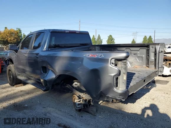 ✅ 2019 Chevrolet Silverado 1500 RST • VIN: 1GCRYEED8KZ233180 • Лот: 82754775. Опубликован ранее на Copart с пробегом 66 513 миль. Бесплатный доступ к архиву аукционных продаж из США и подробный отчёт об истории автомобиля на DreamBid. Изображение 2.