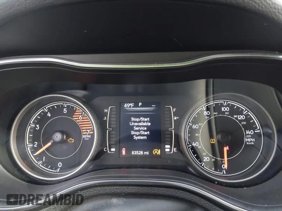 ✅ 2019 Jeep Cherokee Altitude • VIN: 1C4PJMLN7KD365135 • Lot: 43695313. Wystawiony na IAAI z przebiegiem 83 528 mil. Bezpłatny archiwum sprzedaży aukcyjnych z USA i szczegółowy raport historii pojazdu na DreamBid. Zdjęcie 7.