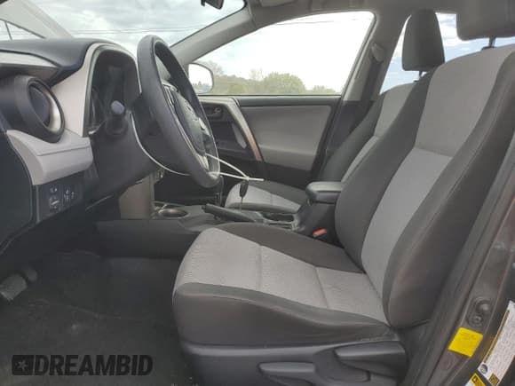 ✅ 2014 Toyota RAV4 LE • VIN: JTMZFREV9EJ002605 • Lot: 82564825. Listed on Copart with 105,863 mi. Free auction sales archive from the USA and detailed vehicle history report at DreamBid. Image 7.