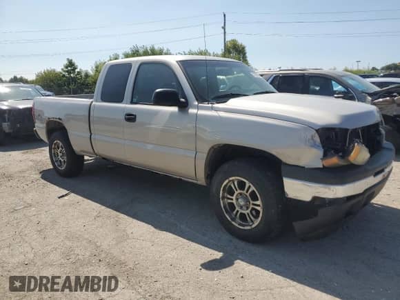 2006 Chevrolet Silverado 1500 LS z VIN 1GCEK19V26Z143573, wystawiony jako Copart lot #70707094 z przebiegiem 223 853 mil mil oraz Szkoda całkowita • Salvage title. Historia ofert i sprzedaży dostępna na DreamBid. Obrazek 4.