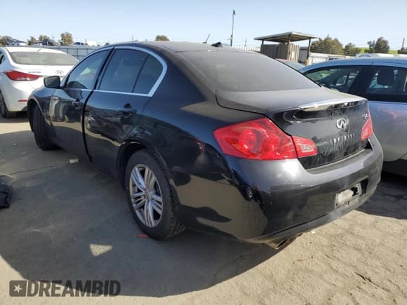 ✅ 2015 Infiniti Q40 • VIN: JN1CV6AP3FM501952 • Lot: 46221694. Wystawiony na Copart z przebiegiem 82 247 mil. Bezpłatny archiwum sprzedaży aukcyjnych z USA i szczegółowy raport historii pojazdu na DreamBid. Zdjęcie 2.