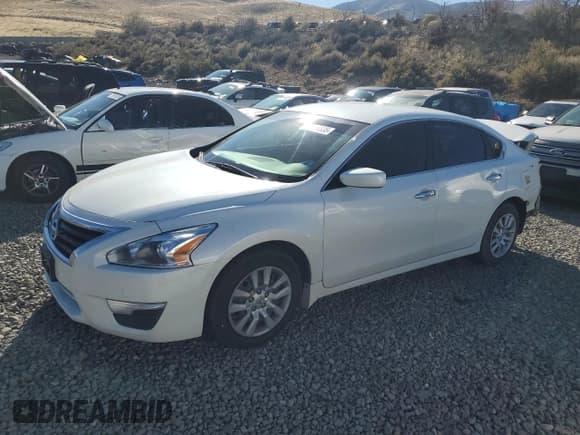 ✅ 2014 Nissan Altima S • VIN: 1N4AL3AP8EN340229 • Lot: 85956535. Listed on Copart with 120,648 mi. Free auction sales archive from the USA and detailed vehicle history report at DreamBid. Image 1.