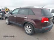 ✅ 2012 Kia Sorento LX • VIN: 5XYKT4A63CG239342 • Лот: 43568736. Опубликован ранее на IAAI с пробегом 195 323 миль. Бесплатный доступ к архиву аукционных продаж из США и подробный отчёт об истории автомобиля на DreamBid. Изображение 3.