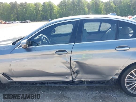 ✅ 2017 BMW 5 Series 540i • VIN: WBAJE5C30HG915326 • Lot: 42138937. Listed on IAAI with 96,105 mi. Free auction sales archive from the USA and detailed vehicle history report at DreamBid. Image 15.