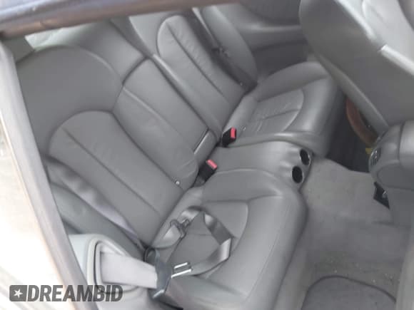 ✅ 2008 Mercedes-Benz CLK 350 • VIN: WDBTK56F48T094098 • Lot: 42261956. Wystawiony na IAAI z przebiegiem 164 679 mil. Bezpłatny archiwum sprzedaży aukcyjnych z USA i szczegółowy raport historii pojazdu na DreamBid. Zdjęcie 8.