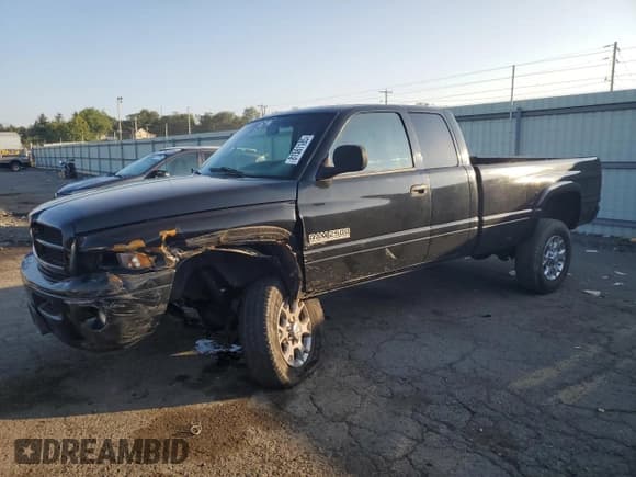 ✅ 2000 Dodge 2500 • VIN: 1B7KF2363YJ135563 • Lot: 81561185. Wystawiony na Copart z przebiegiem 248 411 mil. Bezpłatny archiwum sprzedaży aukcyjnych z USA i szczegółowy raport historii pojazdu na DreamBid. Zdjęcie 1.