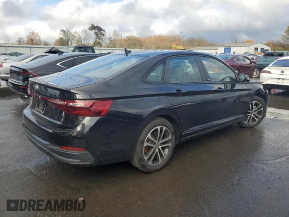 ✅ 2025 Volkswagen Jetta Sport • VIN: 3VWBX7BU7SM000457 • Лот: 90026385. Опубликован ранее на Copart с пробегом 7 145 миль. Бесплатный доступ к архиву аукционных продаж из США и подробный отчёт об истории автомобиля на DreamBid. Изображение 3.