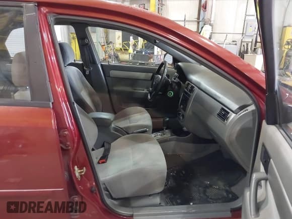 ✅ 2007 Suzuki Forenza • VIN: KL5JD56Z47K599789 • Lot: 41747725. Listed on IAAI with 145,029 mi. Free auction sales archive from the USA and detailed vehicle history report at DreamBid. Image 5.