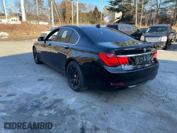 ✅ 2010 BMW 7 Series 750Li xDrive • VIN: WBAKC8C53ACY68139 • Lot: 89672935. Listed on Copart with 140,895 mi. Free auction sales archive from the USA and detailed vehicle history report at DreamBid. Image 3.