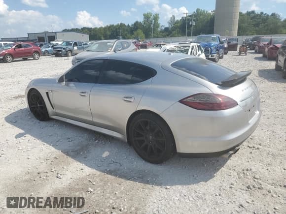 ✅ 2012 Porsche Panamera • VIN: WP0AA2A74CL013085 • Лот: 66876105. Опубликован ранее на Copart с пробегом 113 242 миль. Бесплатный доступ к архиву аукционных продаж из США и подробный отчёт об истории автомобиля на DreamBid. Изображение 2.