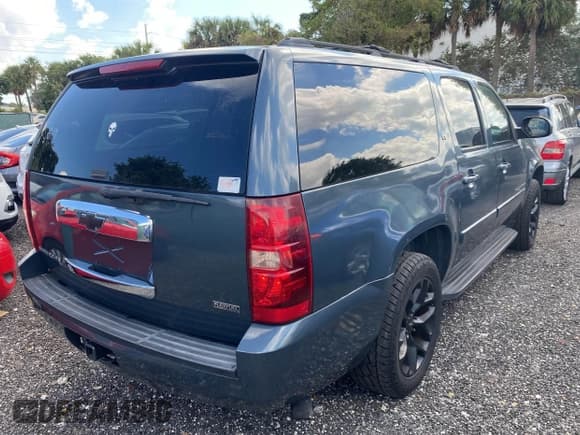 ✅ 2008 Chevrolet Suburban 3LT • VIN: 1GNFC16068R157786 • Лот: 43741637. Опубликован ранее на IAAI с пробегом 199 979 миль. Бесплатный доступ к архиву аукционных продаж из США и подробный отчёт об истории автомобиля на DreamBid. Изображение 4.