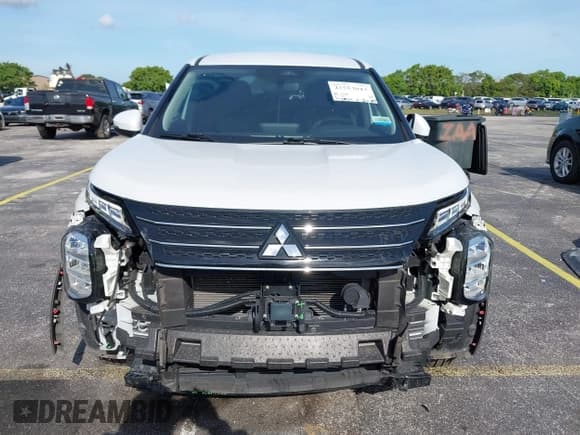 ✅ 2022 Mitsubishi Outlander ES • VIN: JA4J4TA85NZ086725 • Лот: 42553044. Опубликован ранее на IAAI с пробегом 53 061 миль. Бесплатный доступ к архиву аукционных продаж из США и подробный отчёт об истории автомобиля на DreamBid. Изображение 13.