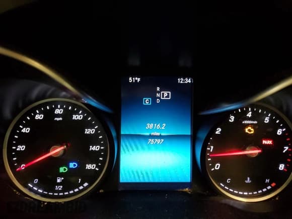 ✅ 2019 Mercedes-Benz C 300 • VIN: 55SWF8DBXKU290379 • Lot: 90740865. Wystawiony na Copart z przebiegiem 75 797 mil. Bezpłatny archiwum sprzedaży aukcyjnych z USA i szczegółowy raport historii pojazdu na DreamBid. Zdjęcie 9.