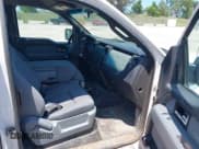 ✅ 2012 Ford F-150 XL • VIN: 1FTFX1EF7CKE39326 • Лот: 42560236. Опубликован ранее на IAAI с пробегом 212 140 миль. Бесплатный доступ к архиву аукционных продаж из США и подробный отчёт об истории автомобиля на DreamBid. Изображение 5.