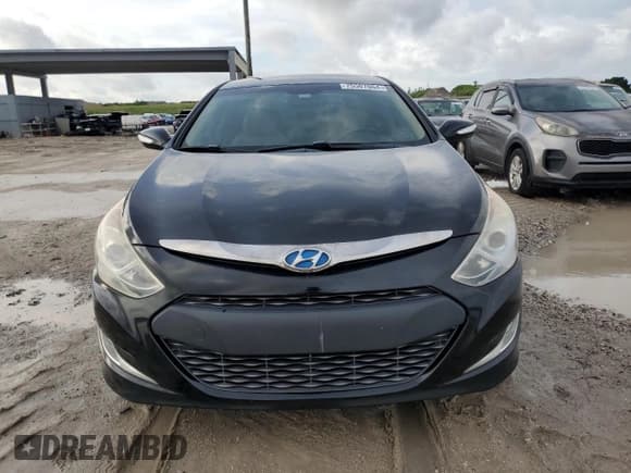✅ 2014 Hyundai Sonata • VIN: KMHEC4A4XEA109102 • Lot: 75507064. Listed on Copart with 144,836 mi. Free auction sales archive from the USA and detailed vehicle history report at DreamBid. Image 5.