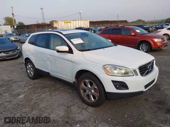 ✅ 2010 Volvo XC60 3.2L • VIN: YV4960DZ7A2052212 • Lot: 42879528. Listed on IAAI with 101,106 mi. Free auction sales archive from the USA and detailed vehicle history report at DreamBid. Image 1.