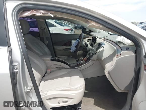 ✅ 2012 Buick LaCrosse Premium 1 • VIN: 1G4GD5ER6CF303563 • Lot: 42666981. Wystawiony na IAAI z przebiegiem Nie podano. Bezpłatny archiwum sprzedaży aukcyjnych z USA i szczegółowy raport historii pojazdu na DreamBid. Zdjęcie 5.