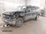 ✅ 2004 Chevrolet Suburban Z71 • VIN: 3GNFK16Z94G288951 • Лот: 41697814. Опубликован ранее на IAAI с пробегом 176 257 миль. Бесплатный доступ к архиву аукционных продаж из США и подробный отчёт об истории автомобиля на DreamBid. Изображение 2.