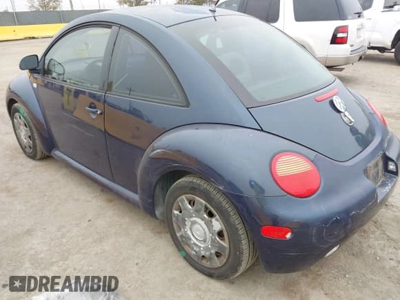 ✅ 2000 Volkswagen Beetle GLS • VIN: 3VWCC21C6YM431702 • Lot: 43868633. Listed on IAAI with 178,581 mi. Free auction sales archive from the USA and detailed vehicle history report at DreamBid. Image 3.
