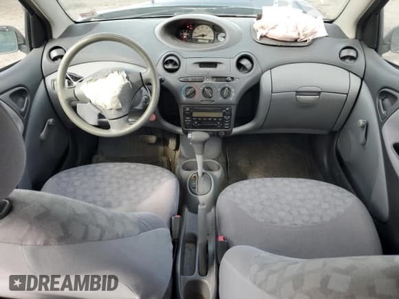 ✅ 2000 Toyota ECHO • VIN: JTDBT1238Y0038312 • Lot: 71416904. Wystawiony na Copart z przebiegiem 190 506 mil. Bezpłatny archiwum sprzedaży aukcyjnych z USA i szczegółowy raport historii pojazdu na DreamBid. Zdjęcie 8.