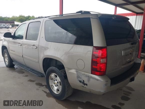 ✅ 2007 Chevrolet Suburban LT • VIN: 1GNFC16087J402939 • Lot: 42725660. Listed on IAAI with 193,325 mi. Free auction sales archive from the USA and detailed vehicle history report at DreamBid. Image 6.