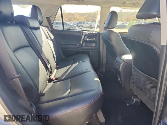 ✅ 2023 Toyota 4Runner TRD Off Road Premium • VIN: JTERU5JR7P6165259 • Лот: 91100955. Опубликован ранее на Copart с пробегом 28 666 миль. Бесплатный доступ к архиву аукционных продаж из США и подробный отчёт об истории автомобиля на DreamBid. Изображение 11.