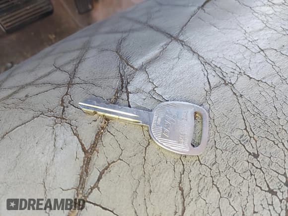 ✅ 2004 Chevrolet Tahoe LT • VIN: 1GNEK13Z74R183809 • Lot: 43424085. Listed on IAAI with 320,987 mi. Free auction sales archive from the USA and detailed vehicle history report at DreamBid. Image 11.