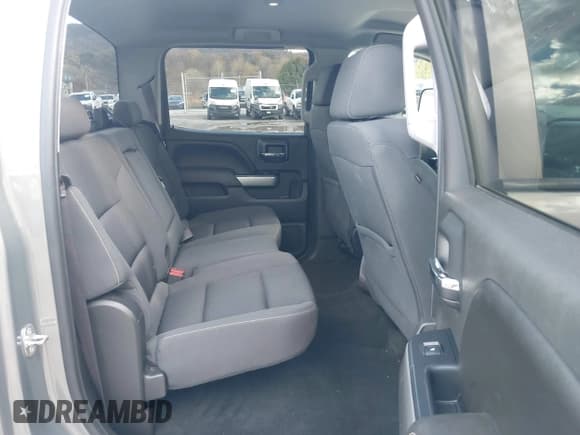 ✅ 2017 Chevrolet Silverado 1500 LT • VIN: 3GCUKREC8HG168351 • Lot: 43592900. Listed on IAAI with 144,711 mi. Free auction sales archive from the USA and detailed vehicle history report at DreamBid. Image 8.