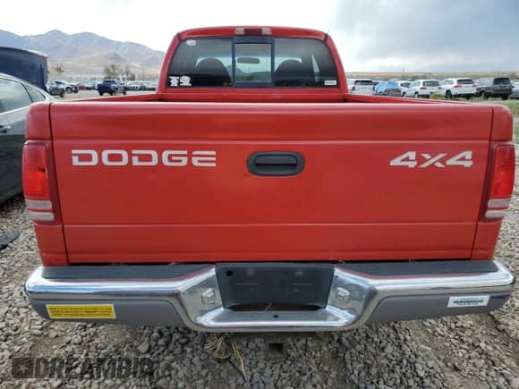 1999 Dodge Dakota SLT z VIN 1B7GG22X7XS101535, wystawiony jako Copart lot #71592334 z przebiegiem 151 644 mil mil oraz Szkoda całkowita • Salvage title. Historia ofert i sprzedaży dostępna na DreamBid. Obrazek 6.