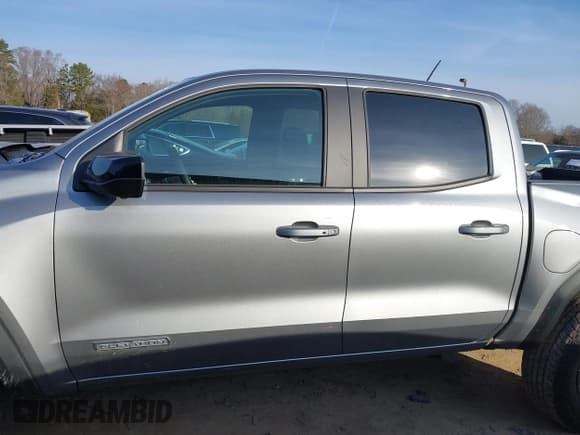 ✅ 2024 GMC Canyon 4WD Elevation • VIN: 1GTP6BEK9R1205603 • Lot: 41485820. Listed on IAAI with 8,408 mi. Free auction sales archive from the USA and detailed vehicle history report at DreamBid. Image 14.