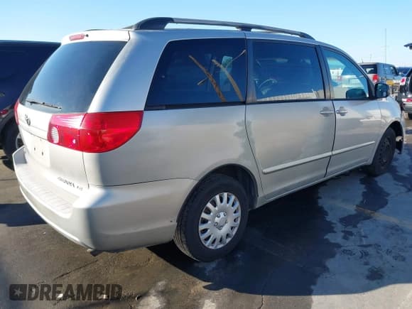 ✅ 2007 Toyota Sienna CE • VIN: 5TDZK23C47S008287 • Lot: 43566758. Listed on IAAI with 257,589 mi. Free auction sales archive from the USA and detailed vehicle history report at DreamBid. Image 4.