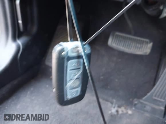 ✅ 2013 Hyundai Genesis Coupe R-Spec • VIN: KMHHU6KJ9DU106263 • Lot: 41678274. Wystawiony na IAAI z przebiegiem 172 294 mil. Bezpłatny archiwum sprzedaży aukcyjnych z USA i szczegółowy raport historii pojazdu na DreamBid. Zdjęcie 11.