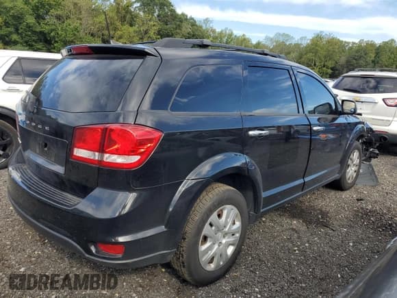 ✅ 2019 Dodge Journey SE • VIN: 3C4PDCBB5KT846097 • Lot: 81842295. Wystawiony na Copart z przebiegiem 121 716 mil. Bezpłatny archiwum sprzedaży aukcyjnych z USA i szczegółowy raport historii pojazdu na DreamBid. Zdjęcie 3.