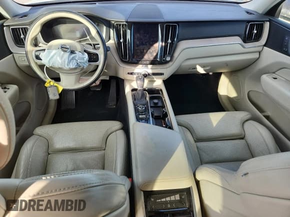 ✅ 2018 Volvo XC60 Inscription • VIN: YV4102RL1J1028461 • Лот: 93299885. Опубликован ранее на Copart с пробегом 148 644 миль. Бесплатный доступ к архиву аукционных продаж из США и подробный отчёт об истории автомобиля на DreamBid. Изображение 8.