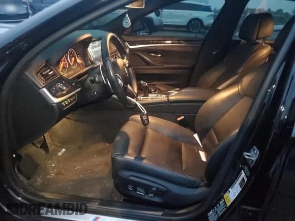 ✅ 2014 BMW 5 Series 550i xDrive • VIN: WBAKP9C50ED692757 • Lot: 83763785. Listed on Copart with 95,890 mi. Free auction sales archive from the USA and detailed vehicle history report at DreamBid. Image 7.