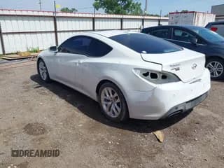 ✅ 2013 Hyundai Genesis Coupe Grand Touring • VIN: KMHHU6KJ5DU093088 • Lot: 42593873. Wystawiony na IAAI z przebiegiem 166 610 mil. Bezpłatny archiwum sprzedaży aukcyjnych z USA i szczegółowy raport historii pojazdu na DreamBid. Zdjęcie 3.