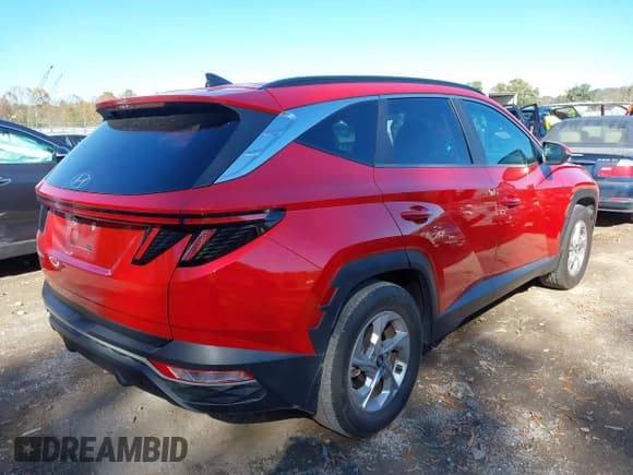 ✅ 2022 Hyundai Tucson SEL • VIN: 5NMJB3AE8NH038111 • Lot: 43515920. Listed on IAAI with 37,706 mi. Free auction sales archive from the USA and detailed vehicle history report at DreamBid. Image 4.