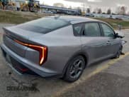 ✅ 2025 Kia K4 LXS • VIN: 3KPFT4DE0SE046422 • Lot: 94164055. Wystawiony na Copart z przebiegiem 23 194 mil. Bezpłatny archiwum sprzedaży aukcyjnych z USA i szczegółowy raport historii pojazdu na DreamBid. Zdjęcie 3.