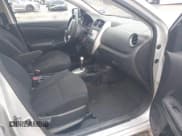 ✅ 2019 Nissan Versa S Plus • VIN: 3N1CN7AP0KL852246 • Lot: 42352278. Wystawiony na IAAI z przebiegiem 165 515 mil. Bezpłatny archiwum sprzedaży aukcyjnych z USA i szczegółowy raport historii pojazdu na DreamBid. Zdjęcie 5.