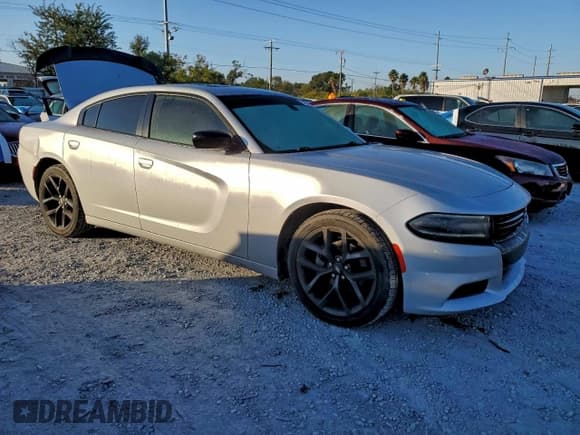 ✅ 2020 Dodge Charger SXT • VIN: 2C3CDXBG3LH136311 • Lot: 93876815. Wystawiony na Copart z przebiegiem 92 866 mil. Bezpłatny archiwum sprzedaży aukcyjnych z USA i szczegółowy raport historii pojazdu na DreamBid. Zdjęcie 4.
