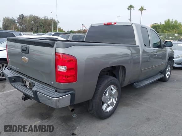 ✅ 2009 Chevrolet Silverado 1500 • VIN: 1GCEC39J69Z174643 • Lot: 42853730. Wystawiony na IAAI z przebiegiem 172 839 mil. Bezpłatny archiwum sprzedaży aukcyjnych z USA i szczegółowy raport historii pojazdu na DreamBid. Zdjęcie 4.