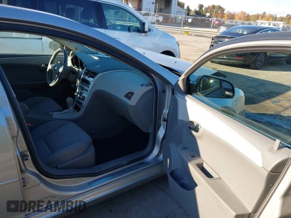 ✅ 2008 Chevrolet Malibu 1LS • VIN: 1G1ZG57B58F161520 • Lot: 43598635. Listed on IAAI with 43,939 mi. Free auction sales archive from the USA and detailed vehicle history report at DreamBid. Image 5.