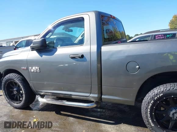 2013 Ram 1500 Express z VIN 3C6JR6ATXDG505915, wystawiony jako IAAI lot #43504506 z przebiegiem 171 665 mil mil oraz . Historia ofert i sprzedaży dostępna na DreamBid. Obrazek 15.