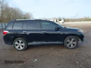 ✅ 2013 Toyota Highlander Limited • VIN: 5TDDK3EH4DS267236 • Лот: 43828282. Опубликован ранее на IAAI с пробегом Не указан. Бесплатный доступ к архиву аукционных продаж из США и подробный отчёт об истории автомобиля на DreamBid. Изображение 13.
