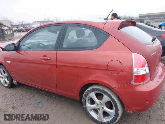 ✅ 2008 Hyundai Accent SE • VIN: KMHCN36C58U070319 • Лот: 42010544. Опубликован ранее на IAAI с пробегом 118 487 миль. Бесплатный доступ к архиву аукционных продаж из США и подробный отчёт об истории автомобиля на DreamBid. Изображение 13.