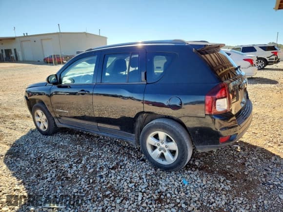 ✅ 2014 Jeep Compass Sport • VIN: 1C4NJCBA1ED843828 • Lot: 82567105. Listed on Copart with 182,275 mi. Free auction sales archive from the USA and detailed vehicle history report at DreamBid. Image 2.