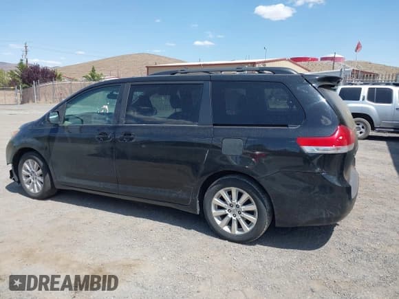 ✅ 2011 Toyota Sienna XLE • VIN: 5TDDK3DC6BS005317 • Lot: 42584654. Listed on IAAI with 191,713 mi. Free auction sales archive from the USA and detailed vehicle history report at DreamBid. Image 14.