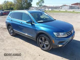 ✅ 2020 Volkswagen Tiguan SE • VIN: 3VV2B7AX0LM125607 • Lot: 43506953. Wystawiony na IAAI z przebiegiem 80 746 mil. Bezpłatny archiwum sprzedaży aukcyjnych z USA i szczegółowy raport historii pojazdu na DreamBid. Zdjęcie 1.
